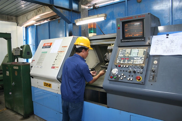 Thông báo tuyển gấp 6 nam vận hành máy gia công cơ khí làm việc tại Osaka - Nhật Bản