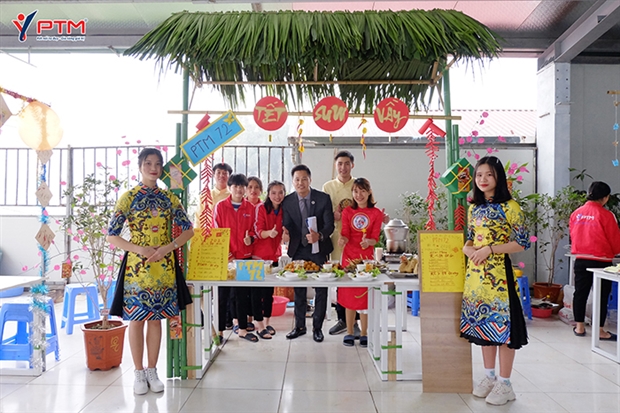 HỌC VIÊN PTM VIỆT NHẬT TRỔ TÀI TRONG LỄ HỘI ẨM THỰC 